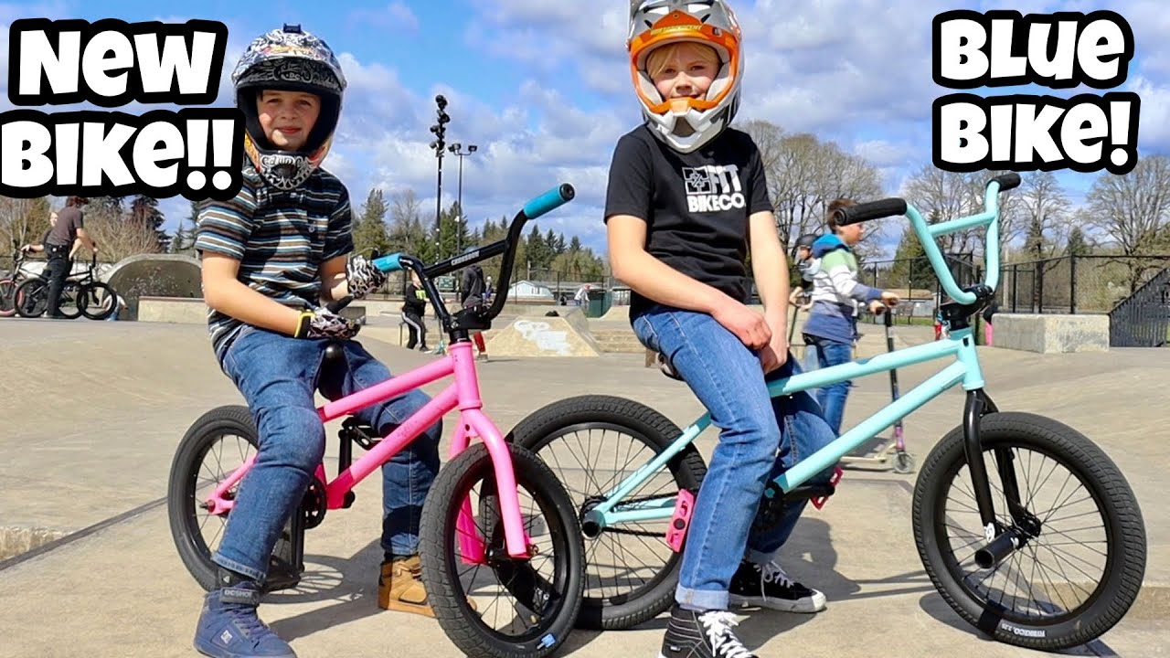 NEW Pink and Blue Bikes at the Skatepark!