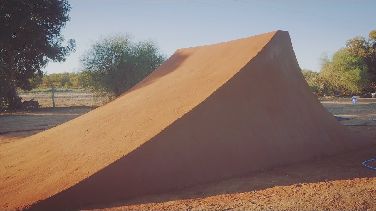 Shaping a Dirt Jump Time-lapse